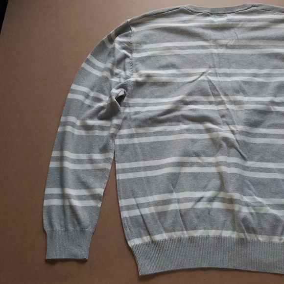 Old Navy Striped Long Sleeve Shirt V-Neck Sweater - Picture 7 of 7